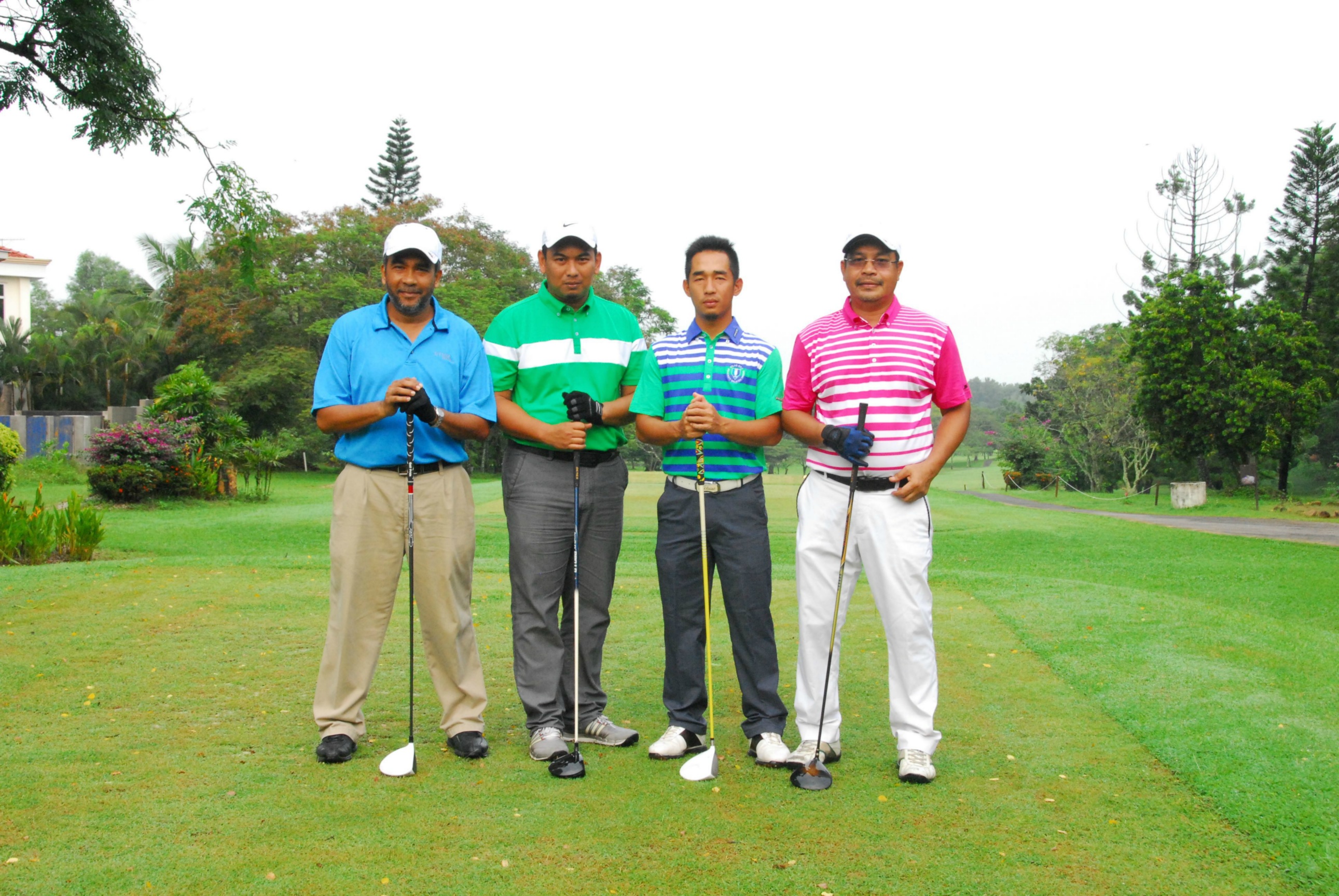 PRO15 157 GOLF DSC 0229.JPG